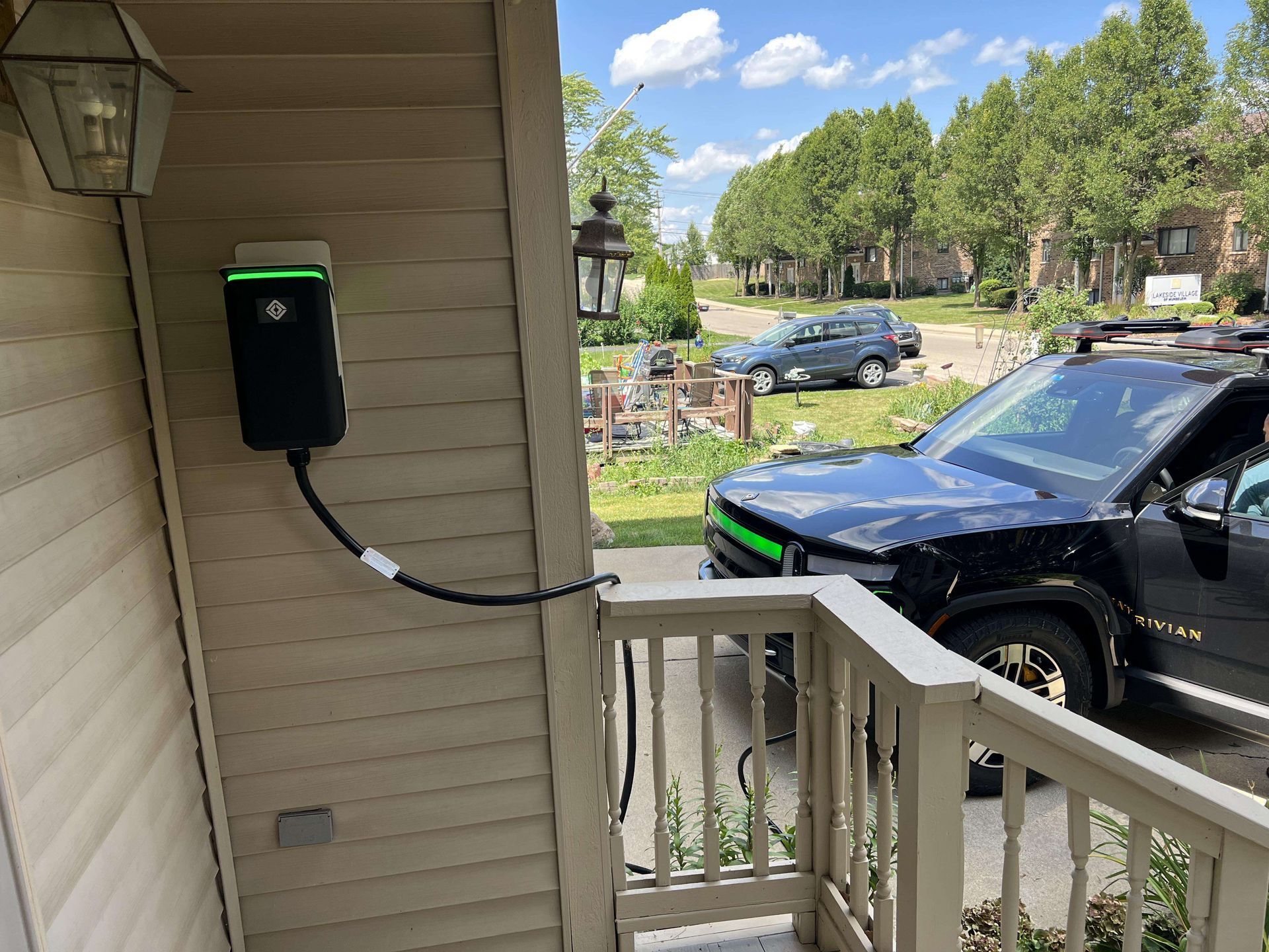 a car parked on the side of a building